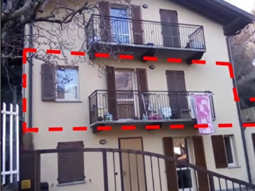 Immagine 2 di Appartamento in vendita  in Via Dante Alighieri a Ballabio