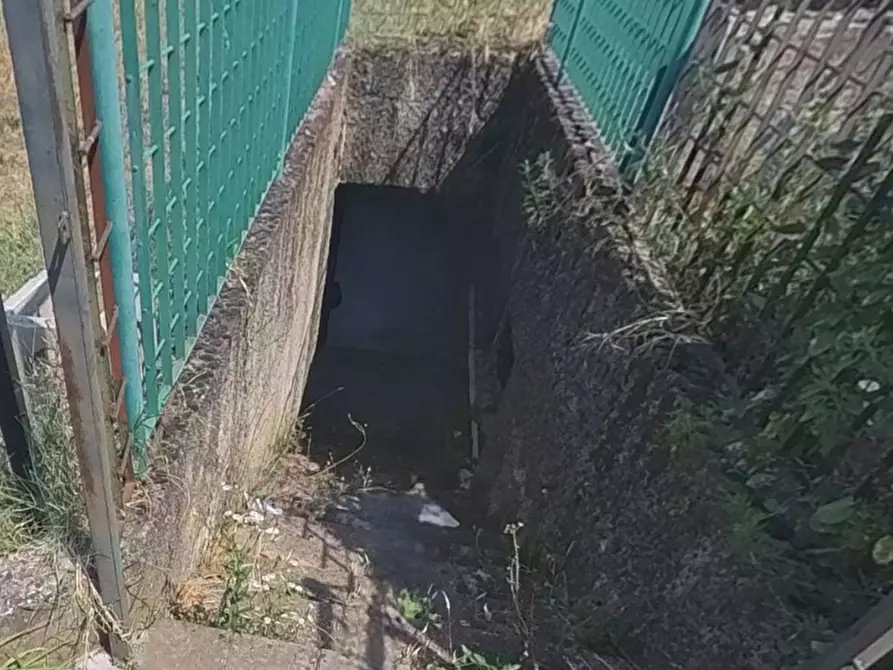 Immagine 8 di Magazzino in vendita  in Via Molini a Lonato del Garda