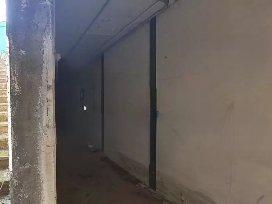 Immagine 9 di Magazzino in vendita  in Via Molini a Lonato del Garda