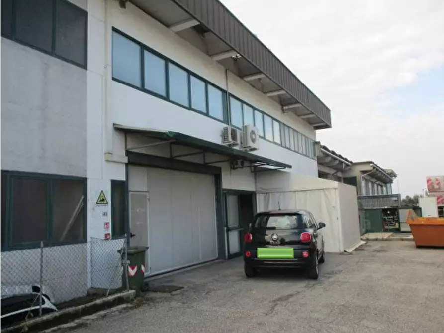Immagine 2 di Laboratorio in vendita  in Via dell’Artigianato a Camisano Vicentino
