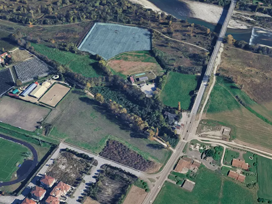 Immagine 11 di Stabile in vendita  in Via Brenta a Nove