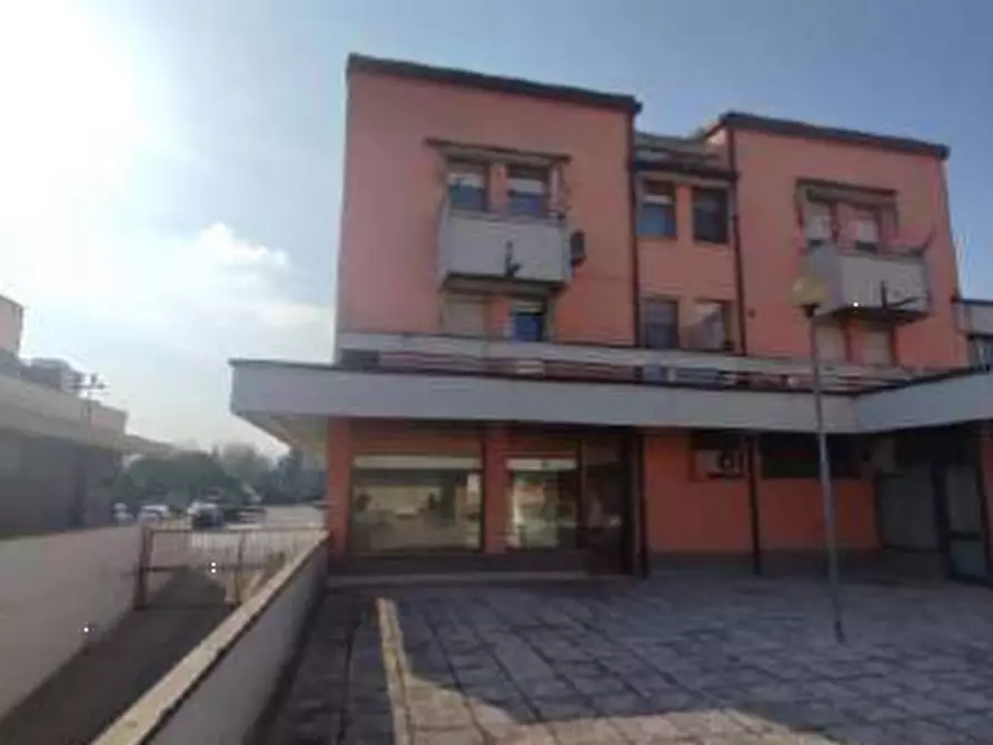 Immagine 9 di Negozio in vendita  in Via Gaetano Salvemini a Vicenza