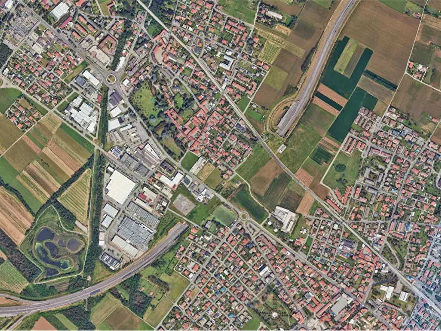 Immagine 22 di Stabile in vendita  in Via Varese a Mozzate