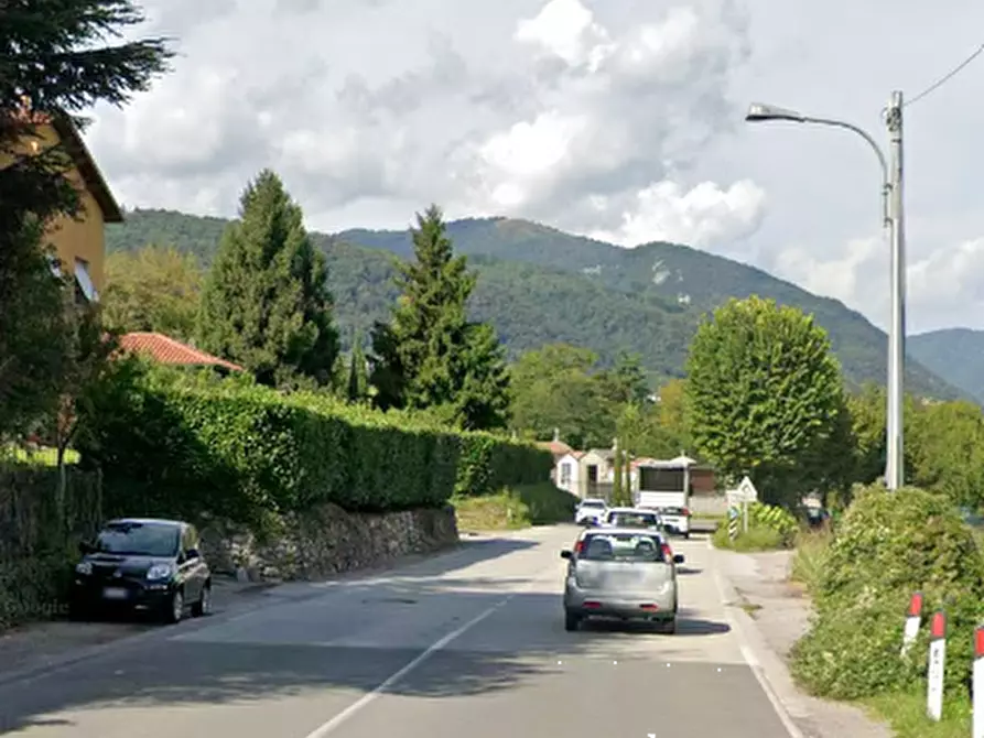 Immagine 18 di Appartamento in vendita  in Via Milano a Albavilla