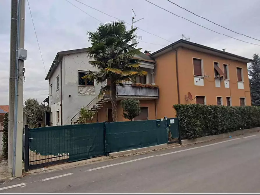 Immagine 2 di Appartamento in vendita  in Via Pirandello a Cadorago