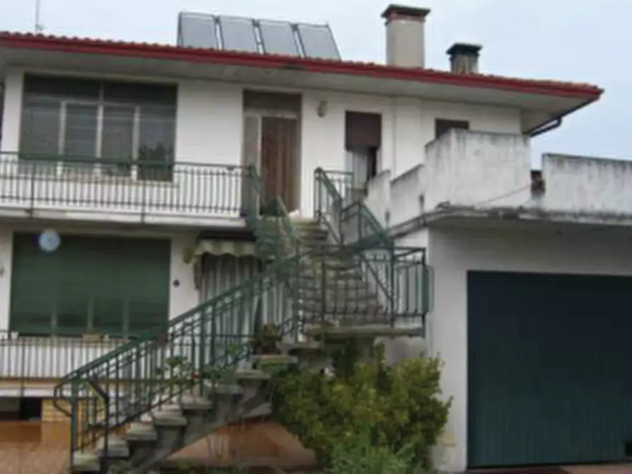 Immagine 4 di Porzione di casa in vendita  in Via L. Boschieri a Crocetta Del Montello