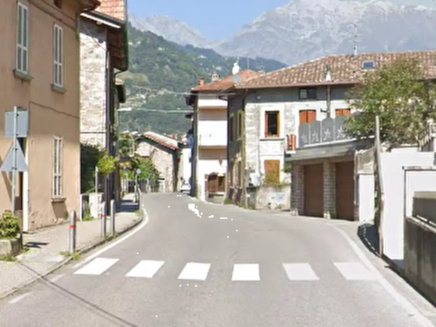Immagine 3 di Stabile in vendita  in Via S. Martino a Esine