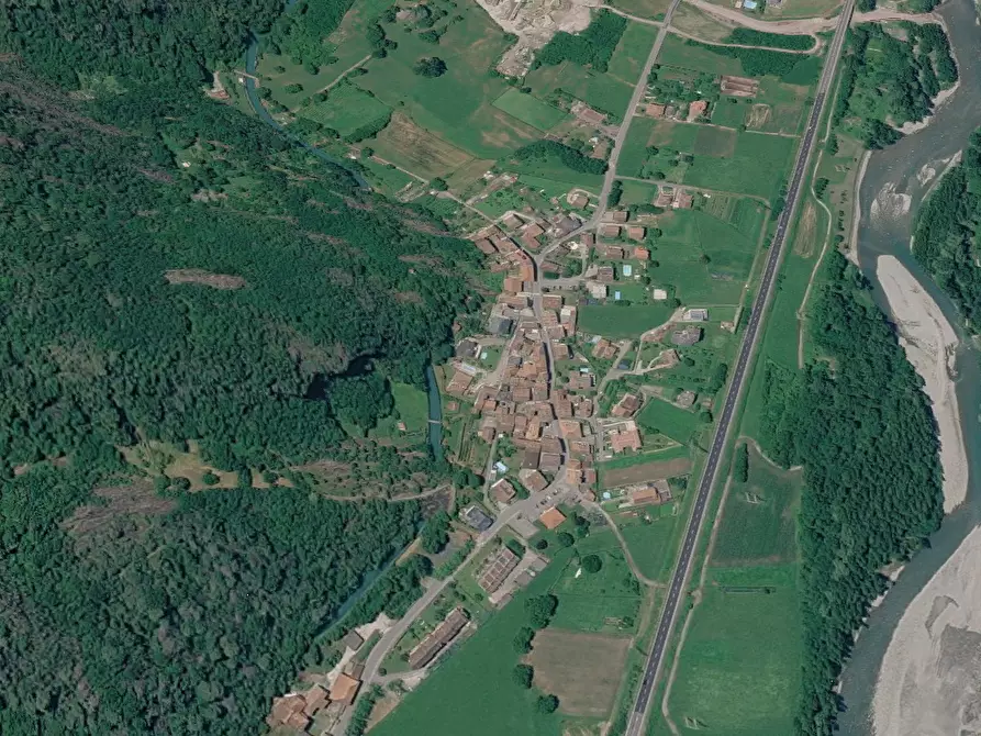 Immagine 6 di Stabile in vendita  in Via S. Martino a Esine