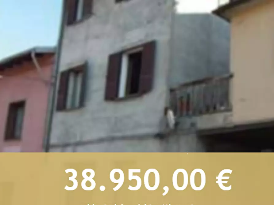 Immagine 1 di Stabile in vendita  in Via S. Martino a Esine