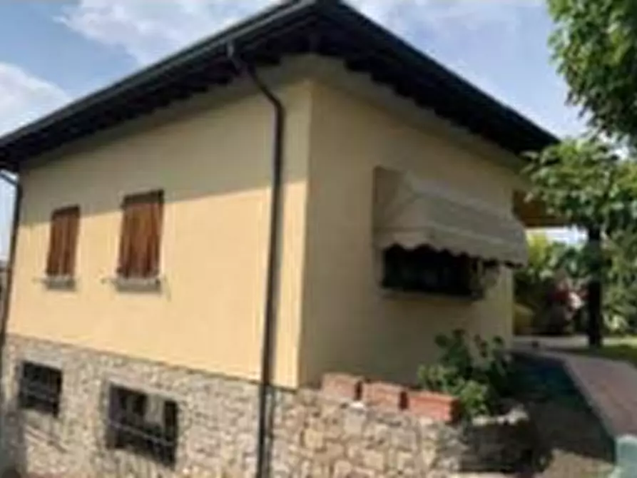 Immagine 2 di Villa in vendita  in Via Roma a Desenzano Del Garda