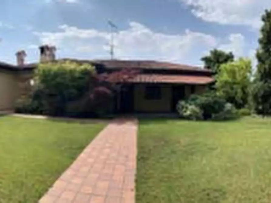 Immagine 4 di Villa in vendita  in Via Roma a Desenzano Del Garda
