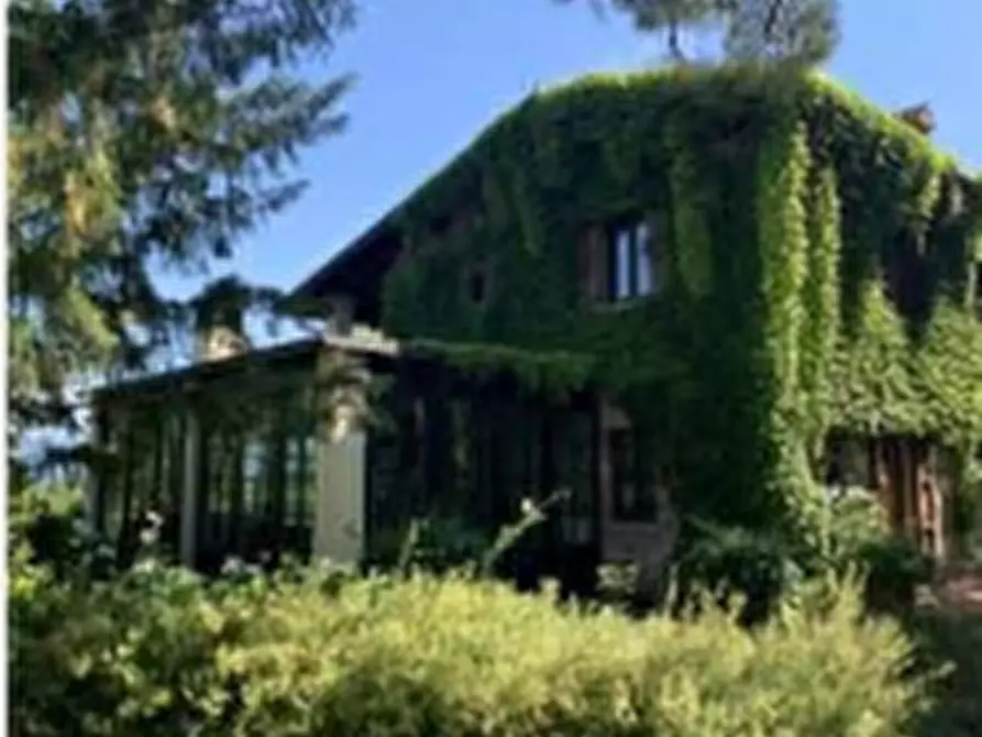 Immagine 8 di Villa in vendita  in Via Roma a Desenzano Del Garda
