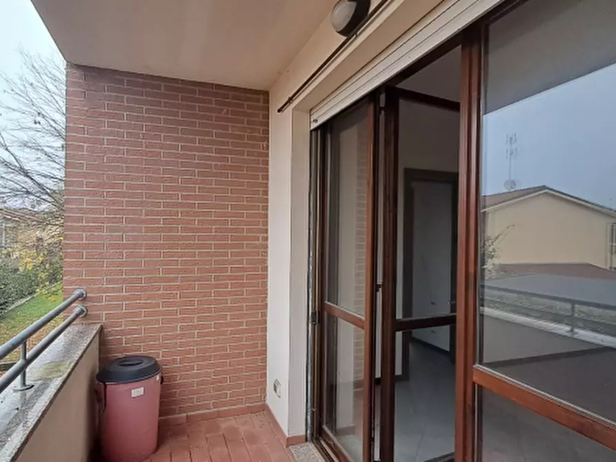 Immagine 5 di Appartamento in vendita  in via Europa Unita a Castello D'argile