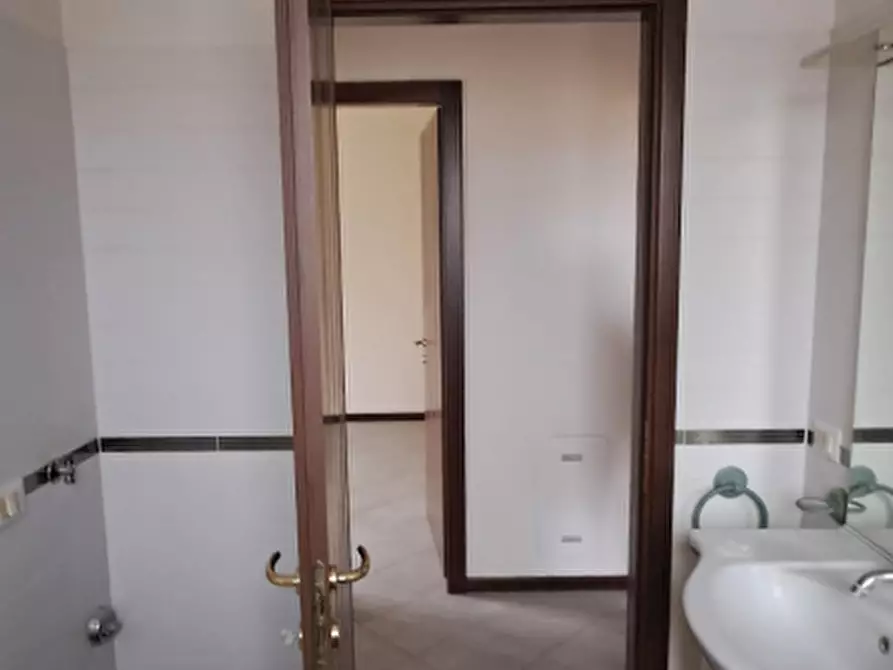 Immagine 19 di Appartamento in vendita  in via Europa Unita a Castello D'argile