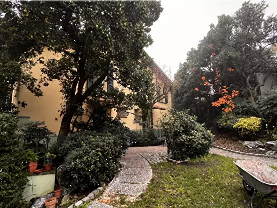Immagine 2 di Villa in vendita  in via Santa Rosa a San Lazzaro Di Savena