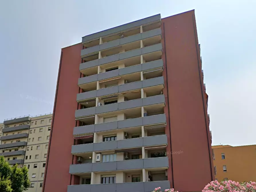 Immagine 2 di Magazzino in vendita  in Via Montorio a Verona