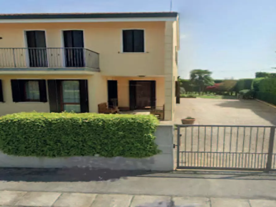 Immagine 3 di Porzione di casa in vendita  in Via Monsignor Carlo Liviero a Agna