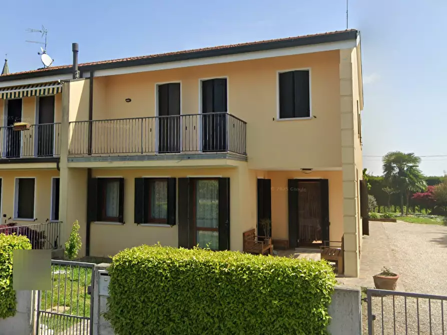 Immagine 10 di Porzione di casa in vendita  in Via Monsignor Carlo Liviero a Agna