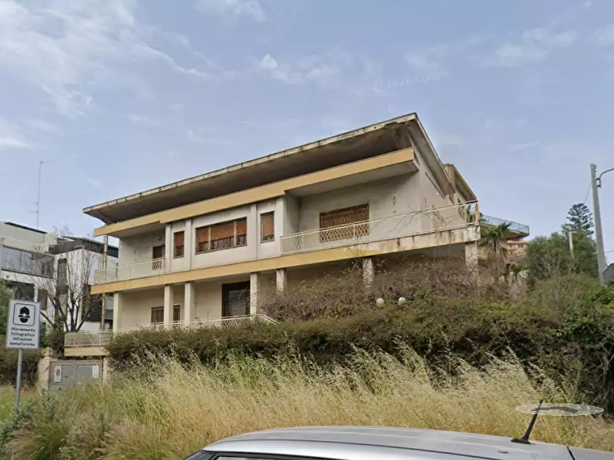 Immagine 3 di Villa in vendita  in Viale Odorico da Pordenone a Catania