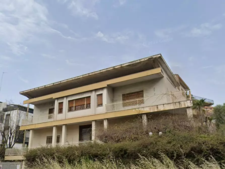 Immagine 9 di Villa in vendita  in Viale Odorico da Pordenone a Catania