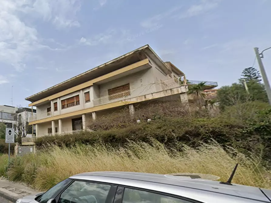Immagine 13 di Villa in vendita  in Viale Odorico da Pordenone a Catania