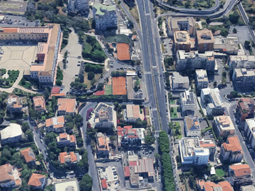 Immagine 17 di Villa in vendita  in Viale Odorico da Pordenone a Catania