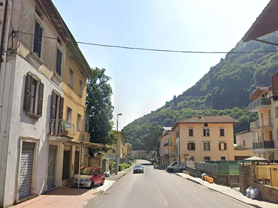 Immagine 10 di Porzione di casa in vendita  in Via Vittorio Veneto a Piancogno