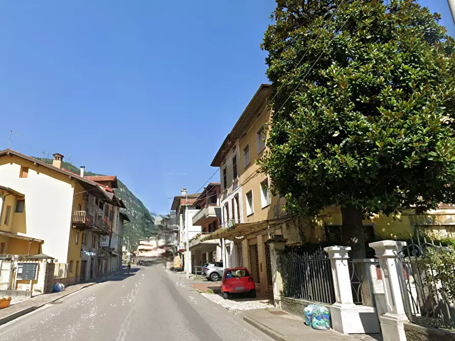 Immagine 17 di Porzione di casa in vendita  in Via Vittorio Veneto a Piancogno