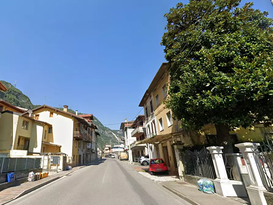 Immagine 18 di Porzione di casa in vendita  in Via Vittorio Veneto a Piancogno