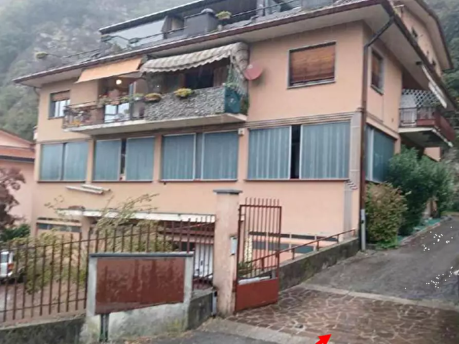 Immagine 3 di Laboratorio in vendita  in Via Cesare Battisti a Caslino D'erba