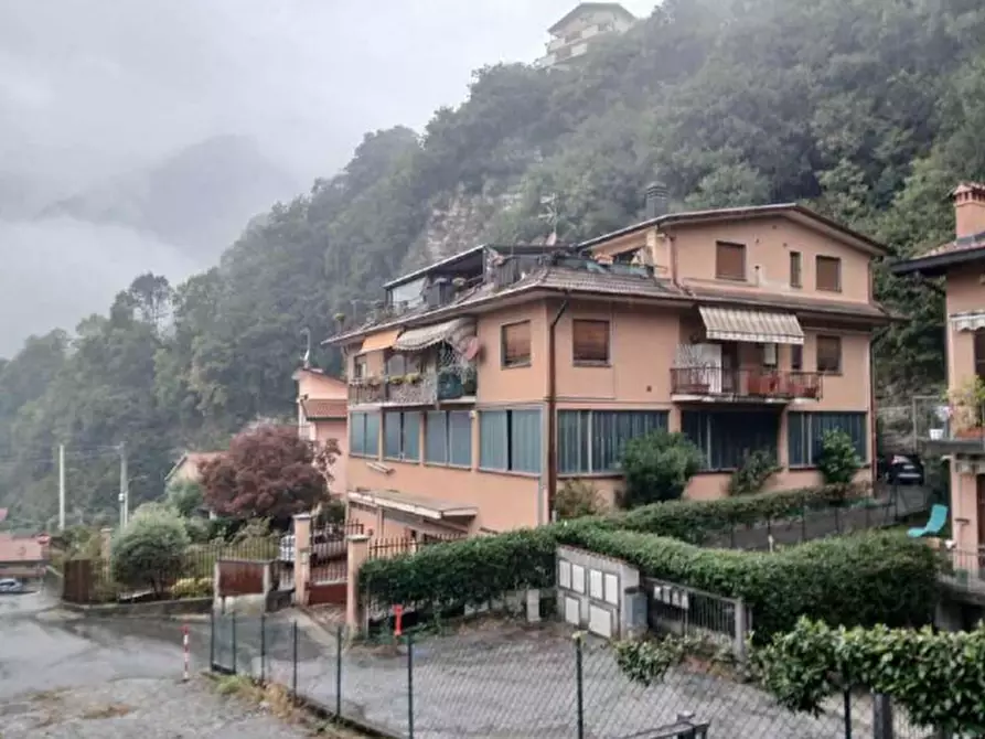 Immagine 11 di Laboratorio in vendita  in Via Cesare Battisti a Caslino D'erba