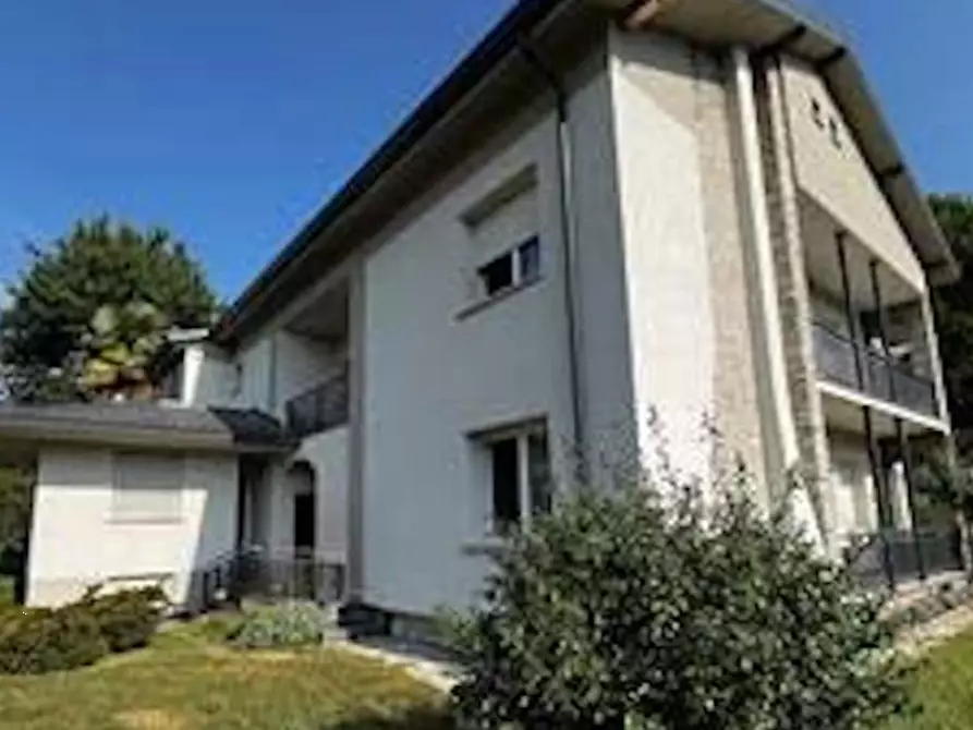 Immagine 2 di Appartamento in vendita  in Via Milano a Albavilla