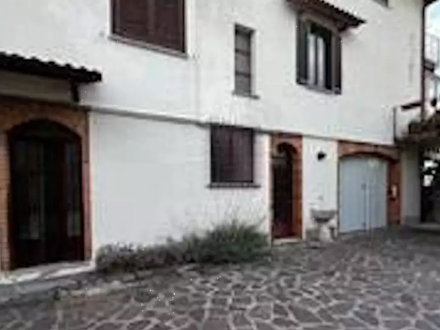 Immagine 17 di Appartamento in vendita  in Via Milano a Albavilla