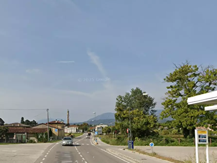 Immagine 6 di Stabile in vendita  in Via Brenta a Nove