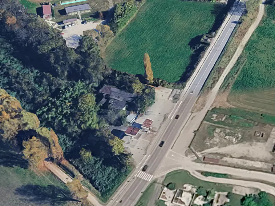 Immagine 8 di Stabile in vendita  in Via Brenta a Nove
