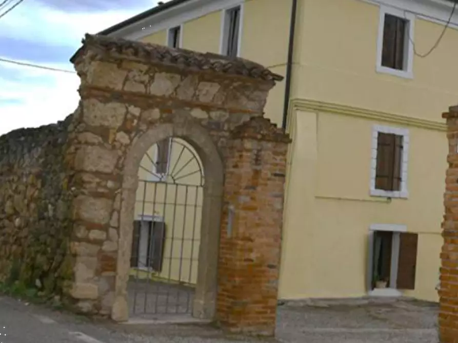 Immagine 2 di Porzione di casa in vendita  in Via Gombion a Caldiero
