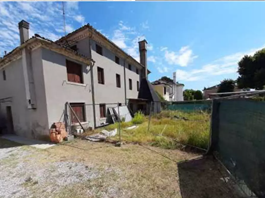 Immagine 12 di Rustico / casale in vendita  in Via Zero Branco a Mogliano Veneto