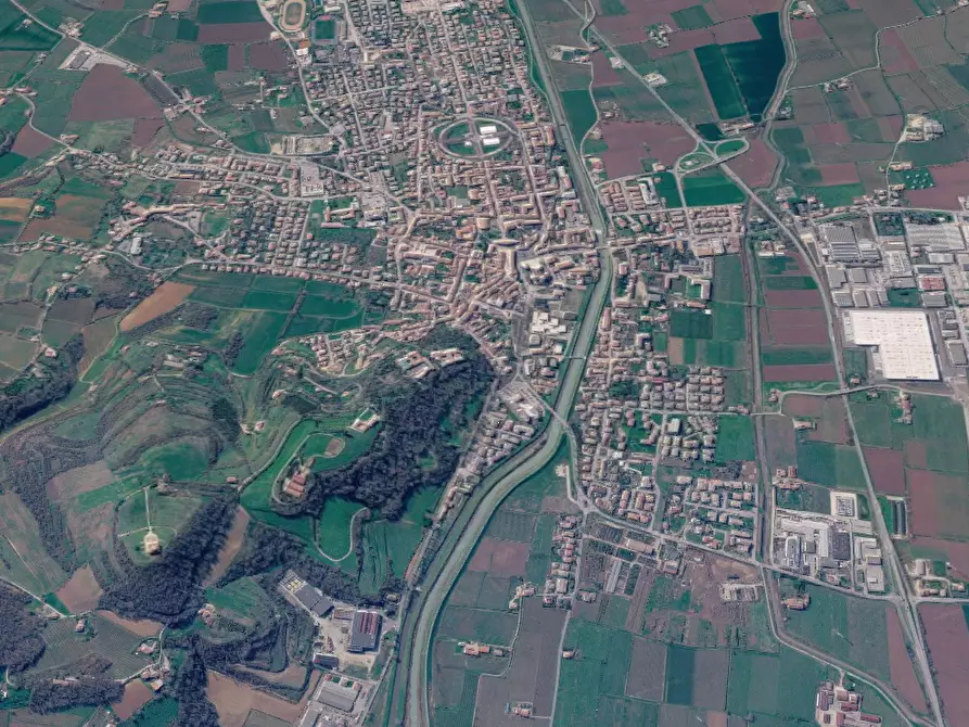Immagine 12 di Negozio in vendita  in Via Pietro della Torre a Lonigo