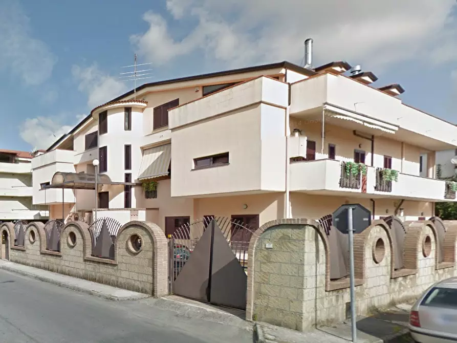 Immagine 3 di Appartamento in vendita  in Via Pietro Nenni a Lusciano
