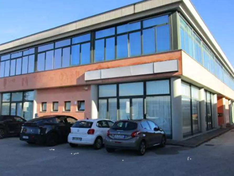 Immagine 5 di Negozio in vendita  in Via del Terziario a Thiene