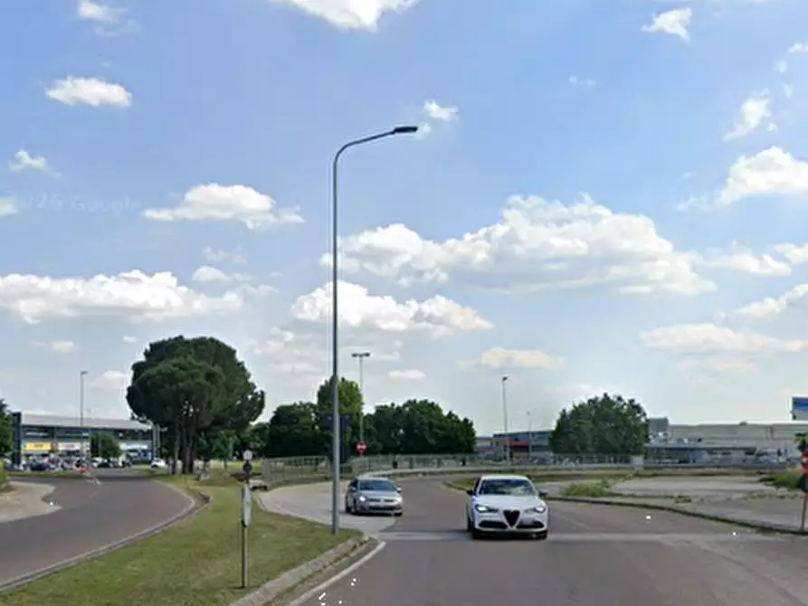 Immagine 9 di Negozio in vendita  in Via del Terziario a Thiene