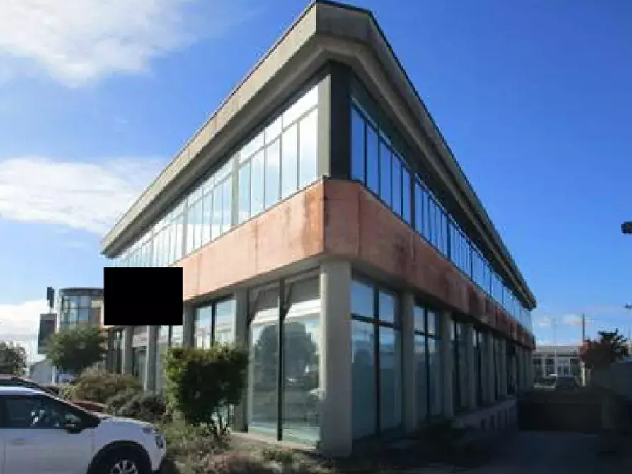 Immagine 2 di Magazzino in vendita  in Via del Terziario a Thiene