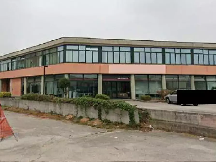Immagine 3 di Magazzino in vendita  in Via del Terziario a Thiene