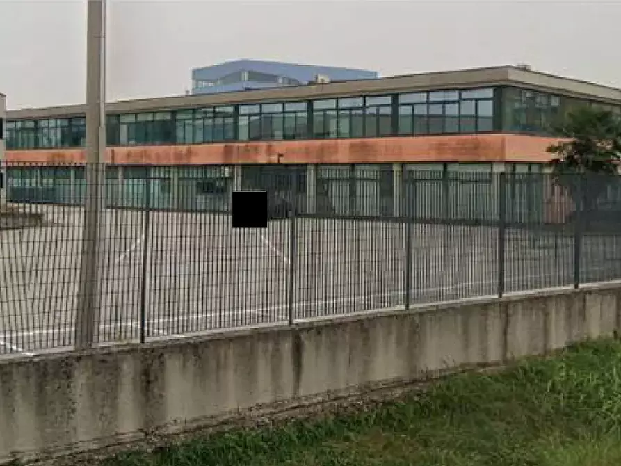 Immagine 5 di Magazzino in vendita  in Via del Terziario a Thiene