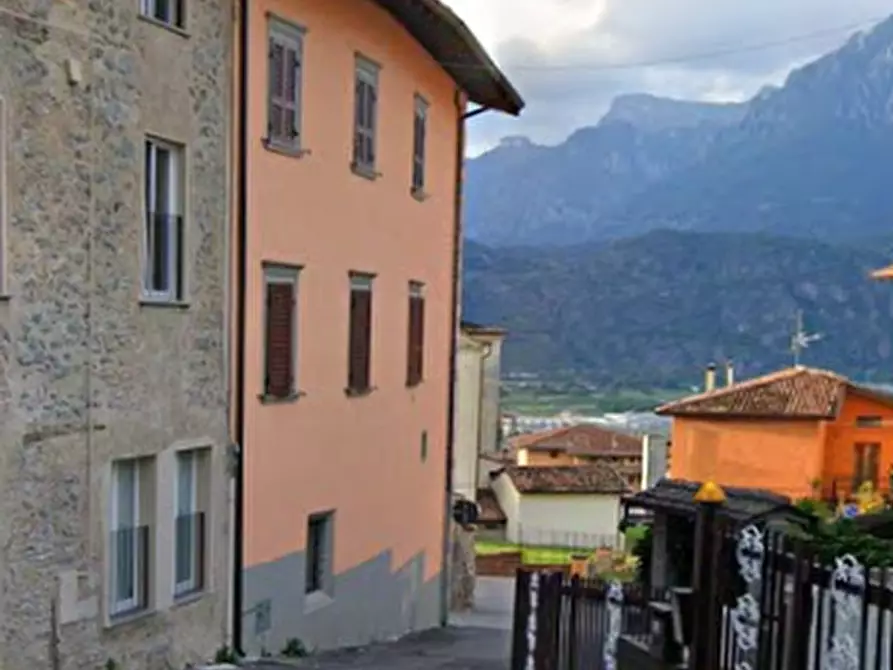 Immagine 2 di Appartamento in vendita  in via Giovanni XXIII a Artogne