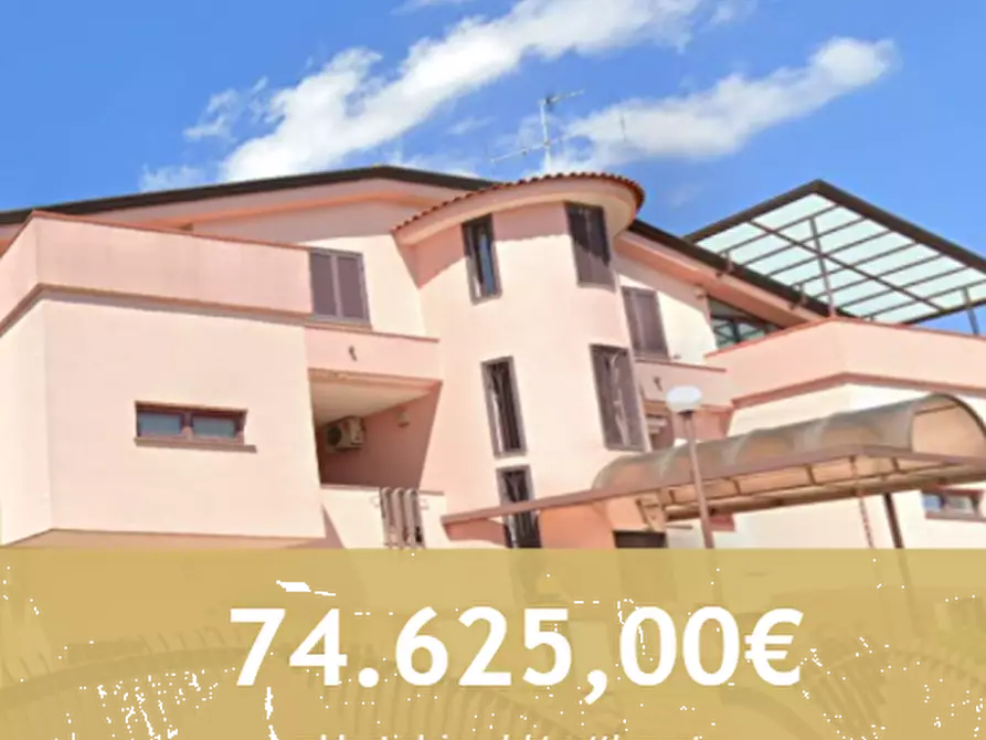 Immagine 1 di Appartamento in vendita  in Via Pietro Nenni a Lusciano