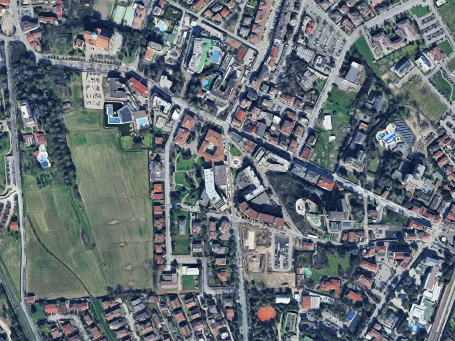 Immagine 3 di Negozio in vendita  in Via Manzoni a Montegrotto Terme