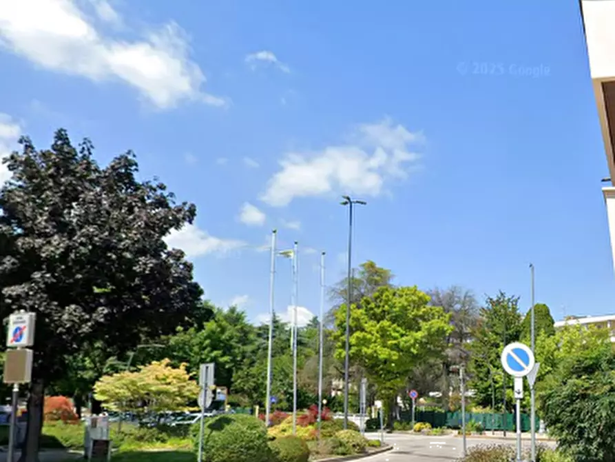 Immagine 10 di Negozio in vendita  in Via Manzoni a Montegrotto Terme