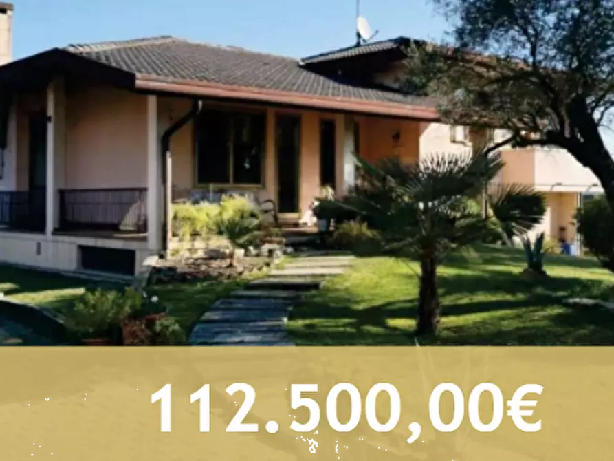 Immagine 1 di Villa in vendita  in via F. Petrarca  a Polverara