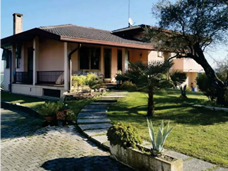 Immagine 2 di Villa in vendita  in via F. Petrarca  a Polverara